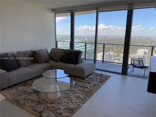 Propiedad en alquiler con 3 habitaciones y 3.5 baños en Miami