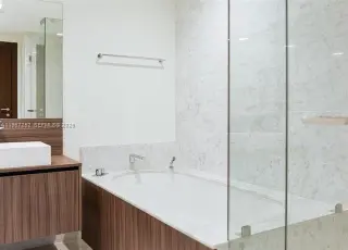 Propiedad en alquiler con 3 habitaciones y 3.5 baños en Miami
