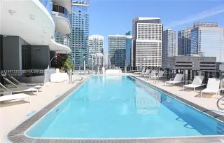 Propiedad en alquiler con 3 habitaciones y 3.5 baños en Miami