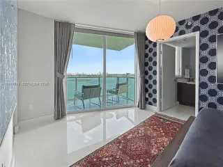 Propiedad en alquiler con 1 dormitorio y 1.5 baños en Miami