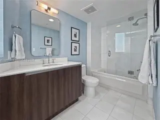 Propiedad en alquiler con 1 dormitorio y 1.5 baños en Miami