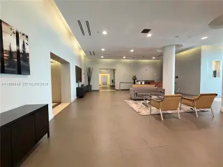 Propiedad en alquiler con 1 dormitorio y 1.5 baños en Miami