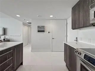 Propiedad en alquiler con 1 dormitorio y 1.5 baños en Miami
