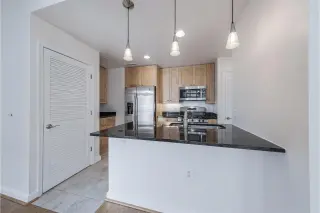 Propiedad en alquiler con 1 dormitorio y 2 baños en Reston