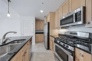 Propiedad en alquiler con 1 dormitorio y 2 baños en Reston