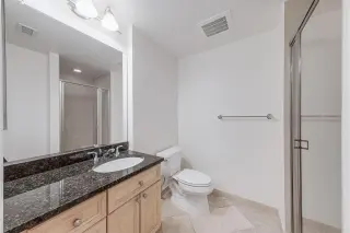Propiedad en alquiler con 1 dormitorio y 2 baños en Reston