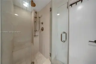 Propiedad en alquiler con 1 dormitorio y 1 baño en Miami Beach