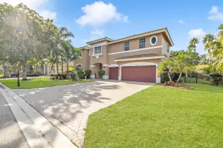 Propiedad en alquiler con 5 habitaciones y 4.5 baños en Coral Springs
