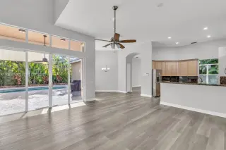 Propiedad en alquiler con 5 habitaciones y 4.5 baños en Coral Springs