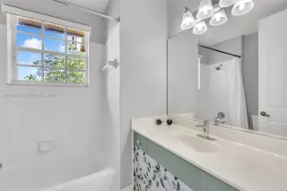 Propiedad en alquiler con 5 habitaciones y 4.5 baños en Coral Springs
