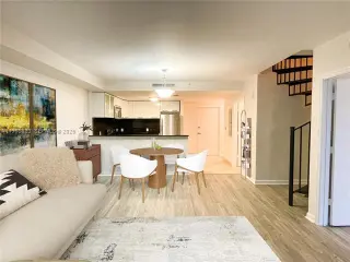 Propiedad en alquiler con 1 dormitorio y 1.5 baños en Miami