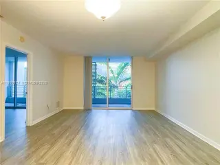 Propiedad en alquiler con 1 dormitorio y 1.5 baños en Miami