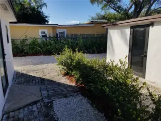 Propiedad en alquiler con 1 dormitorio y 1 baño en Miami