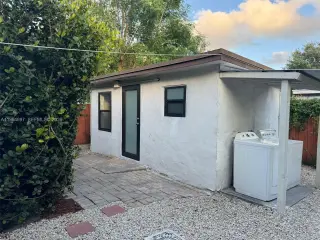Propiedad en alquiler con 1 dormitorio y 1 baño en Miami