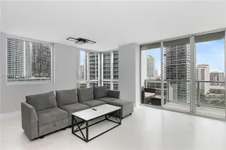 Propiedad en alquiler con 3 habitaciones y 3 baños en Miami