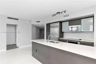 Propiedad en alquiler con 3 habitaciones y 3 baños en Miami