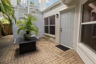 Propiedad en alquiler con 3 habitaciones y 2 baños en West Palm Beach