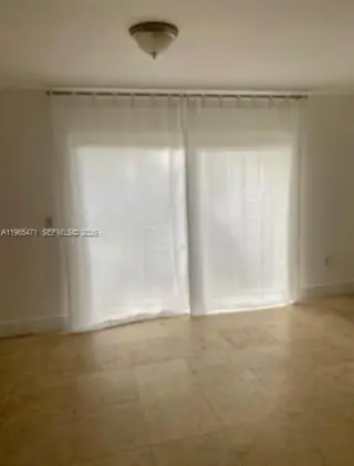 Propiedad en alquiler con 3 habitaciones y 2.5 baños en Miami