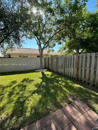 Propiedad en alquiler con 3 habitaciones y 2.5 baños en Miami