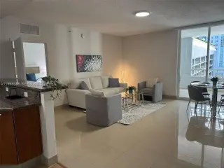 Propiedad en alquiler con 2 habitaciones y 2 baños en Miami