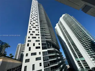 Propiedad en alquiler con 2 habitaciones y 2 baños en Miami