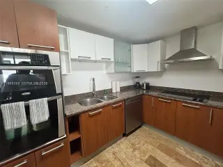 Propiedad en alquiler con 2 habitaciones y 2 baños en Miami