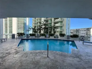 Propiedad en alquiler con 2 habitaciones y 2 baños en Miami