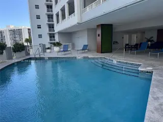 Propiedad en alquiler con 2 habitaciones y 2 baños en Miami