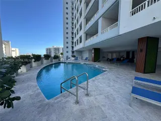 Propiedad en alquiler con 2 habitaciones y 2 baños en Miami
