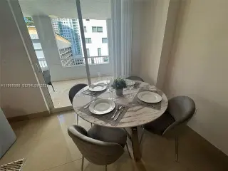 Propiedad en alquiler con 2 habitaciones y 2 baños en Miami