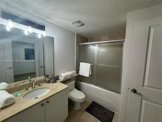 Propiedad en alquiler con 2 habitaciones y 2 baños en Miami