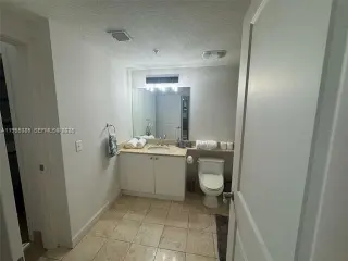 Propiedad en alquiler con 2 habitaciones y 2 baños en Miami