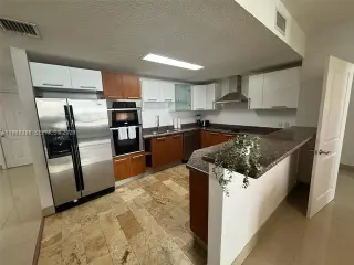 Propiedad en alquiler con 2 habitaciones y 2 baños en Miami