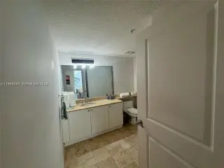 Propiedad en alquiler con 2 habitaciones y 2 baños en Miami