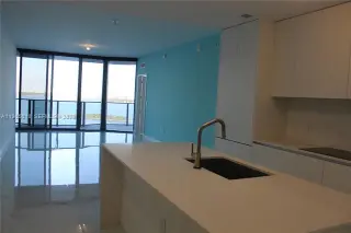 Propiedad en alquiler con 3 habitaciones y 3.5 baños en Miami