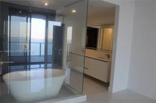 Propiedad en alquiler con 3 habitaciones y 3.5 baños en Miami