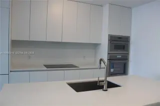 Propiedad en alquiler con 3 habitaciones y 3.5 baños en Miami