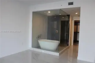Propiedad en alquiler con 3 habitaciones y 3.5 baños en Miami