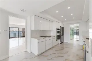 Propiedad en alquiler con 2 habitaciones y 3 baños en Miami