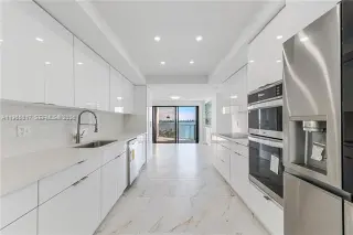 Propiedad en alquiler con 2 habitaciones y 3 baños en Miami
