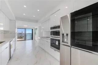 Propiedad en alquiler con 2 habitaciones y 3 baños en Miami