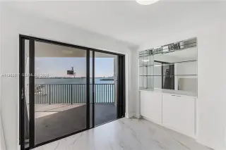Propiedad en alquiler con 2 habitaciones y 3 baños en Miami