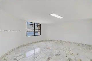 Propiedad en alquiler con 2 habitaciones y 3 baños en Miami