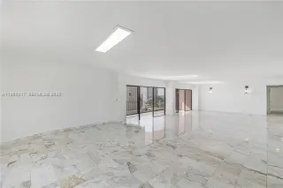 Propiedad en alquiler con 2 habitaciones y 3 baños en Miami