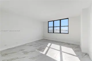 Propiedad en alquiler con 2 habitaciones y 3 baños en Miami