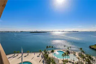 Propiedad en alquiler con 2 habitaciones y 3 baños en Miami