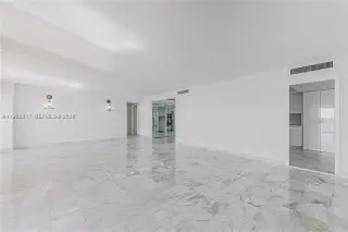 Propiedad en alquiler con 2 habitaciones y 3 baños en Miami