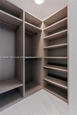 Propiedad en alquiler con 2 habitaciones y 2.5 baños en Miami