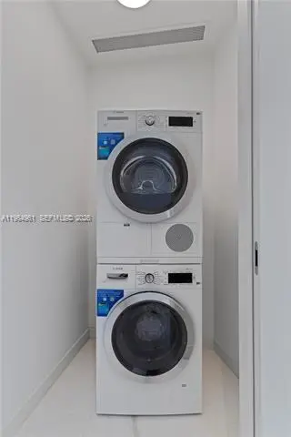 Propiedad en alquiler con 2 habitaciones y 2.5 baños en Miami