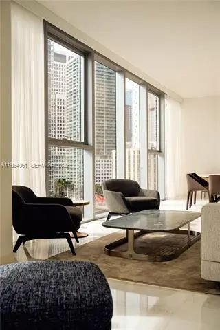 Propiedad en alquiler con 2 habitaciones y 2.5 baños en Miami